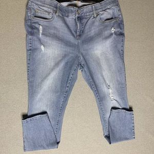Torrid Jeans Bombshell Skinny Women Size 16S Light Blue Distressed Denim Wash